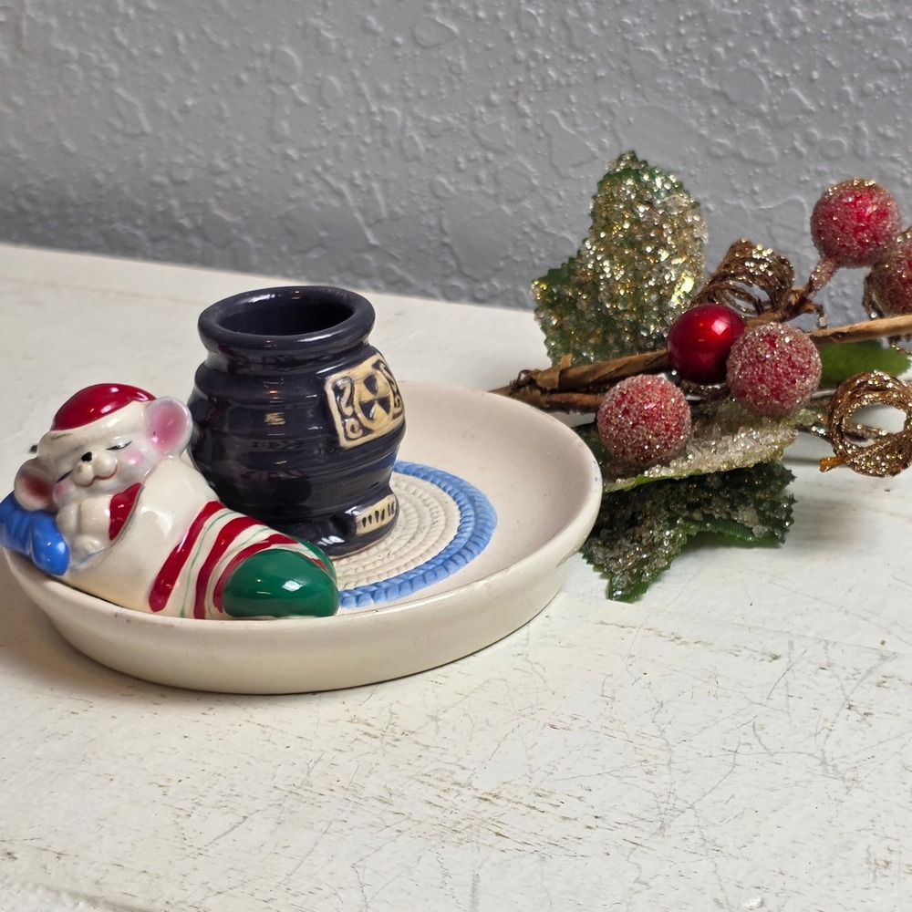 Vintage Avon‎ 1983 Sleeping Mouse Christmas Candle Holder Wood Stove  Braid Rug
